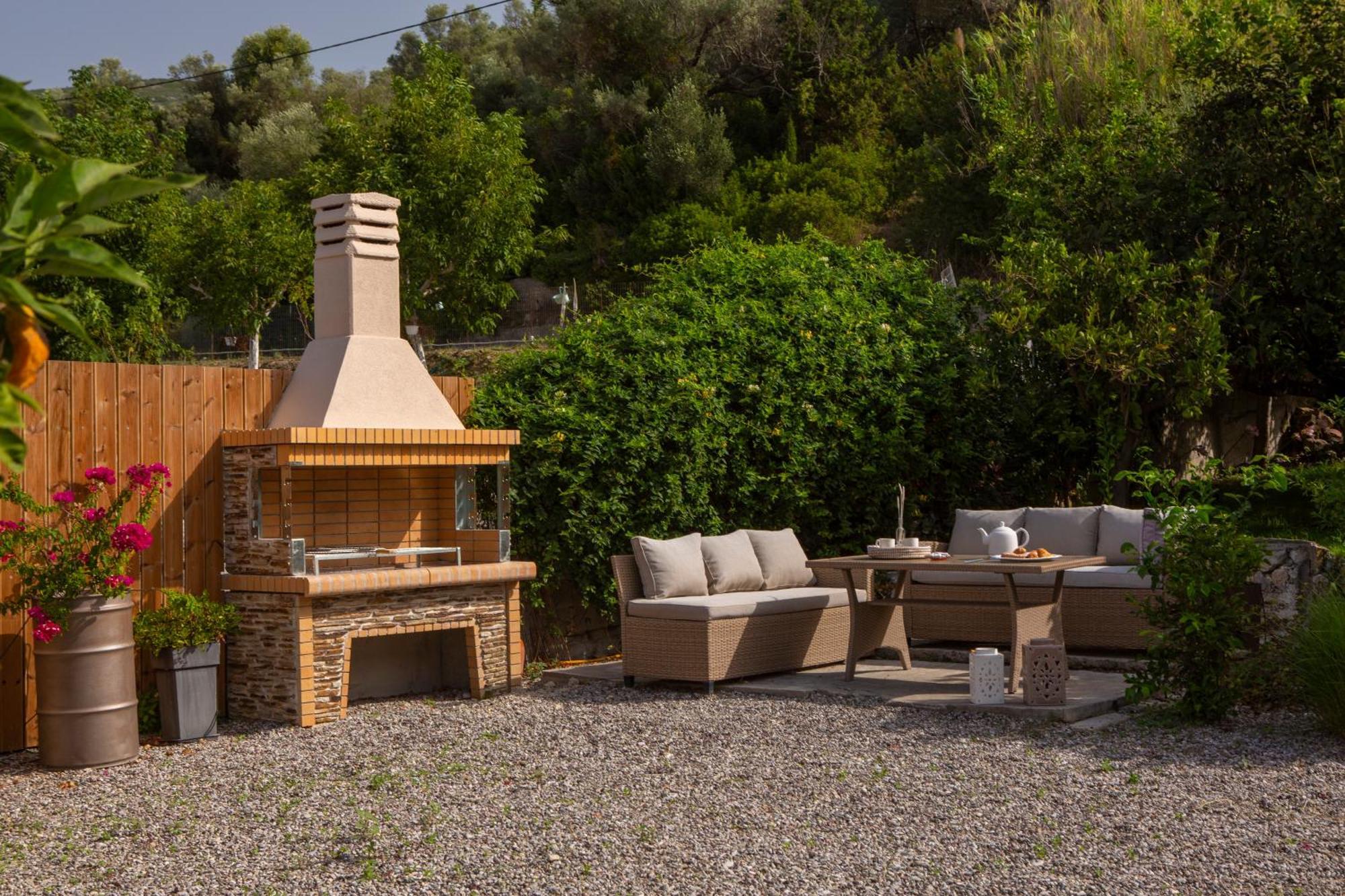 Villa Kallisti - Private Villa With Hot Tub, Large Garden, Close To The Beach Agia Varvara  Esterno foto